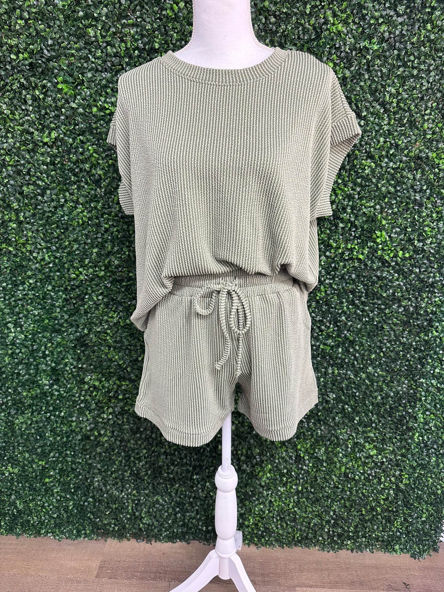 Courtney Set